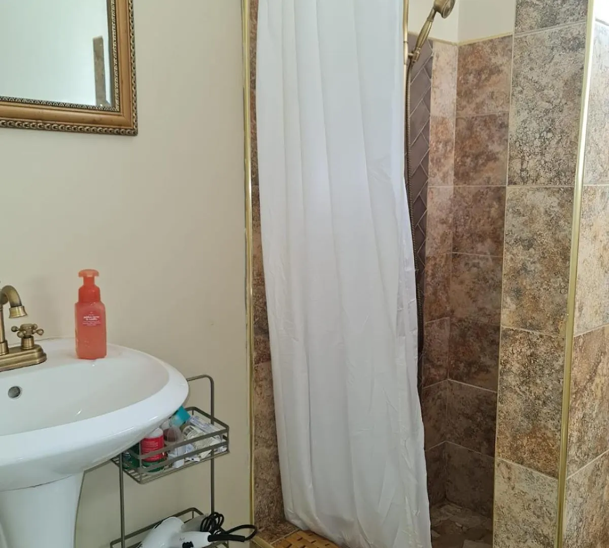 Kozy Kottage Apartment Mandeville Jamaica